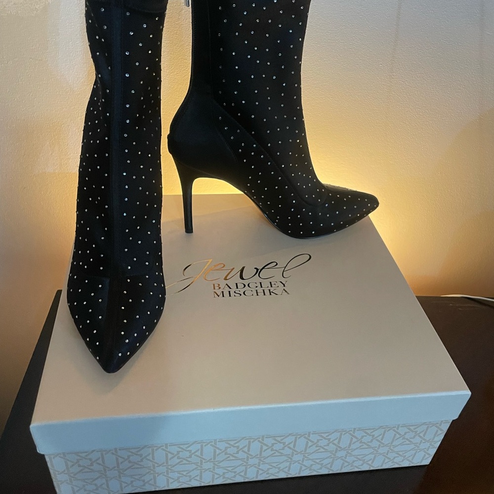 ✨ Jewel Badgley Mischka Black Studded Heeled Boots – Size 8